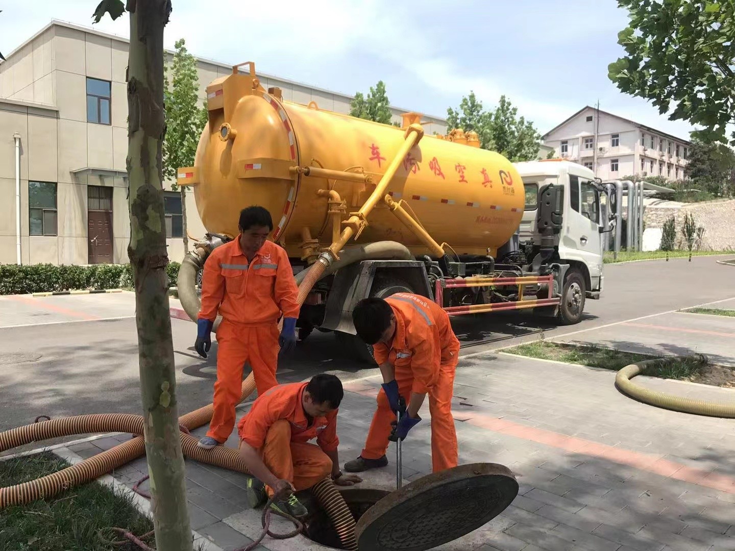 神农架化粪池清理与5-8吨吸粪车施工效率分析